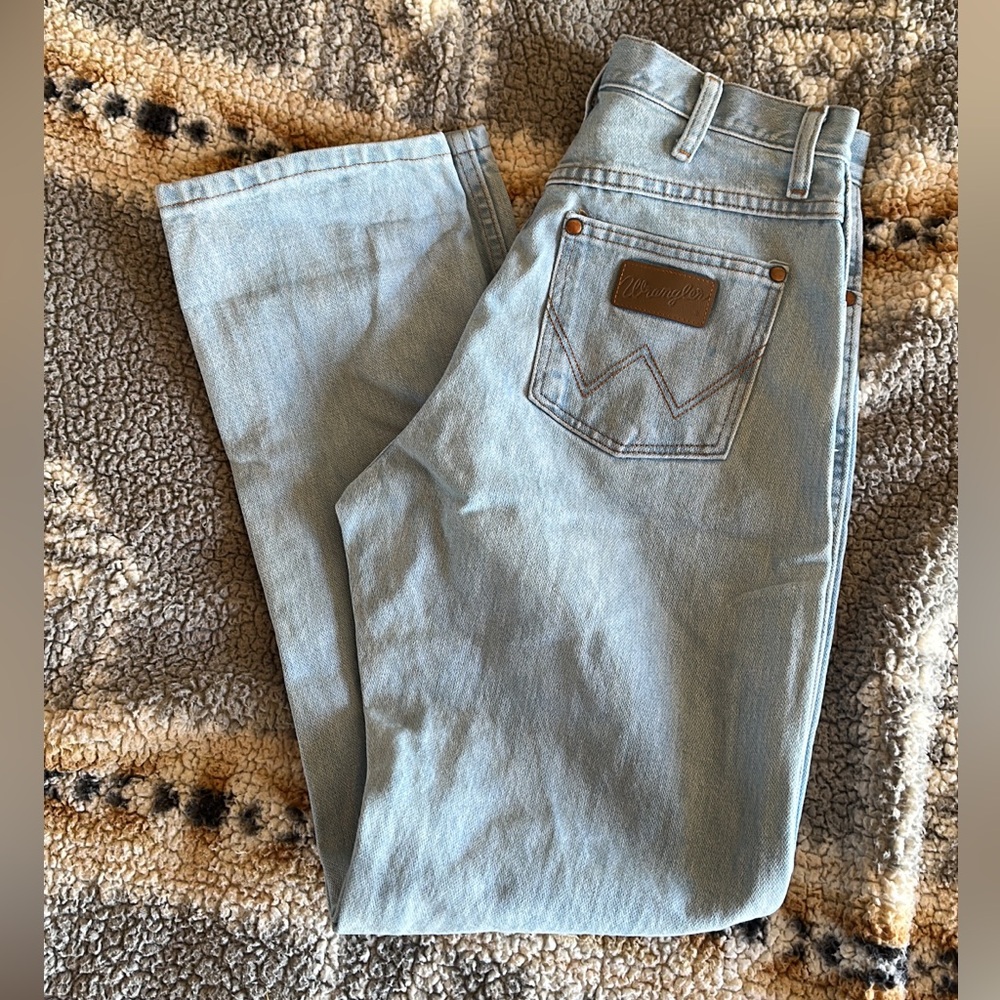 Women’s Cowboy/Cowgirl Cut wranglers